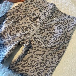 Grey leopard scrunch butt biker shorts